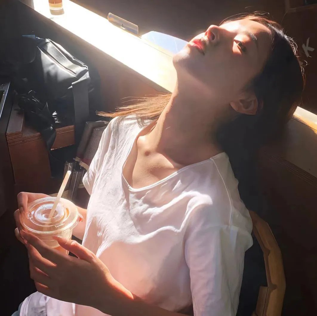 拜托了,花戎少女